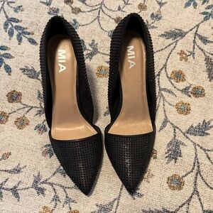 MIA Black Pointed Toe Dotted Detail high Heel Pumps